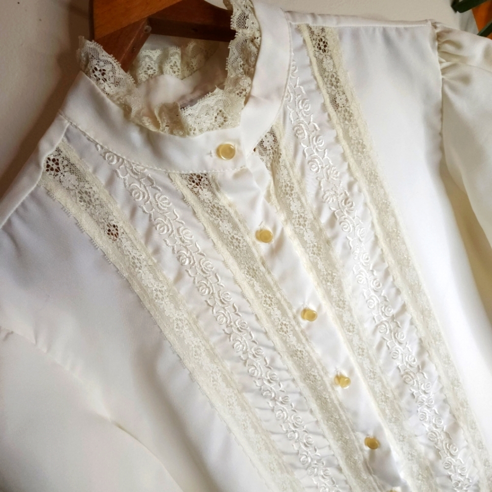 Vintage Victorian Style Blouse. High collar Lace Details.